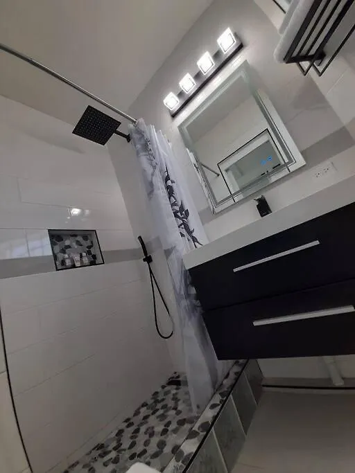 Daire Modern Penthouse @ Sandcastles Ocho Rios